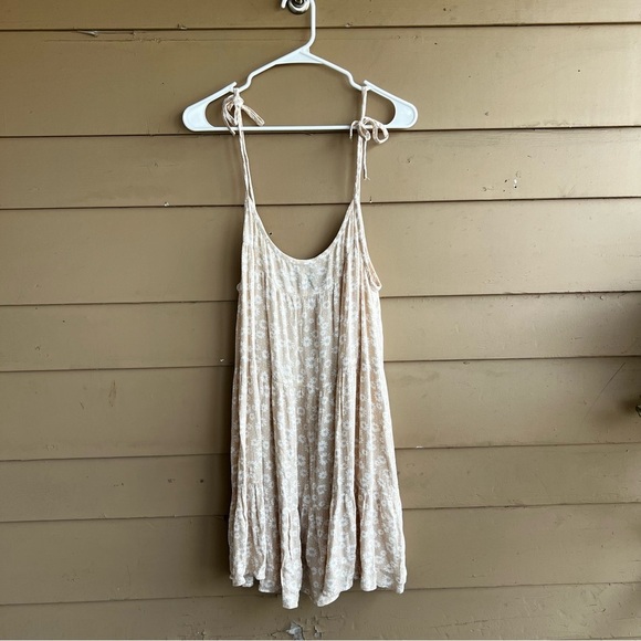 wild fable Dresses & Skirts - Wild Fable Neutral Floral Sundress - Size M - Summer Beach Casual